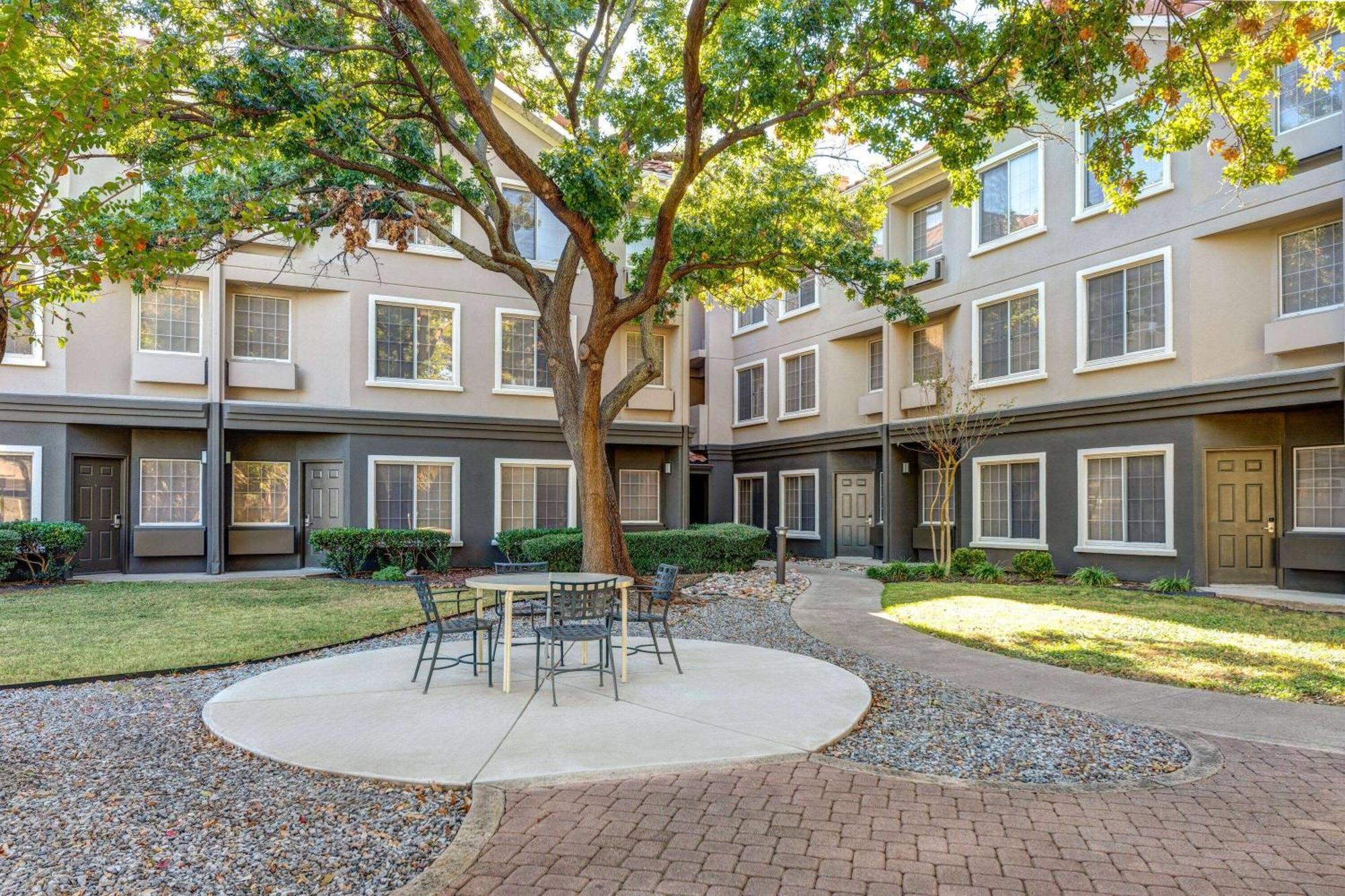 La Quinta By Wyndham Dallas Dfw Airport North Irving Ngoại thất bức ảnh